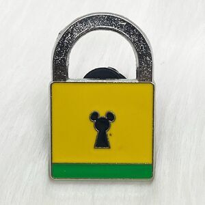 🔮 5/$25 Disney Pluto Lock‎ Pin
